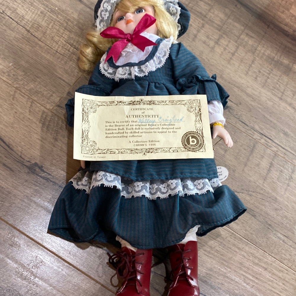 Doll - Picture 3 of 7